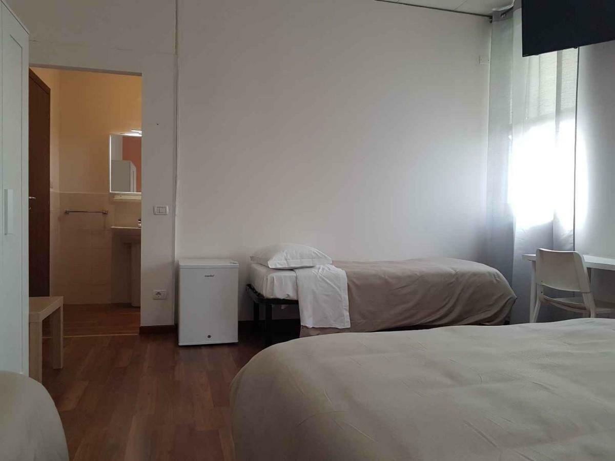 Hotel Piramide Reggio Emilia Bagian luar foto