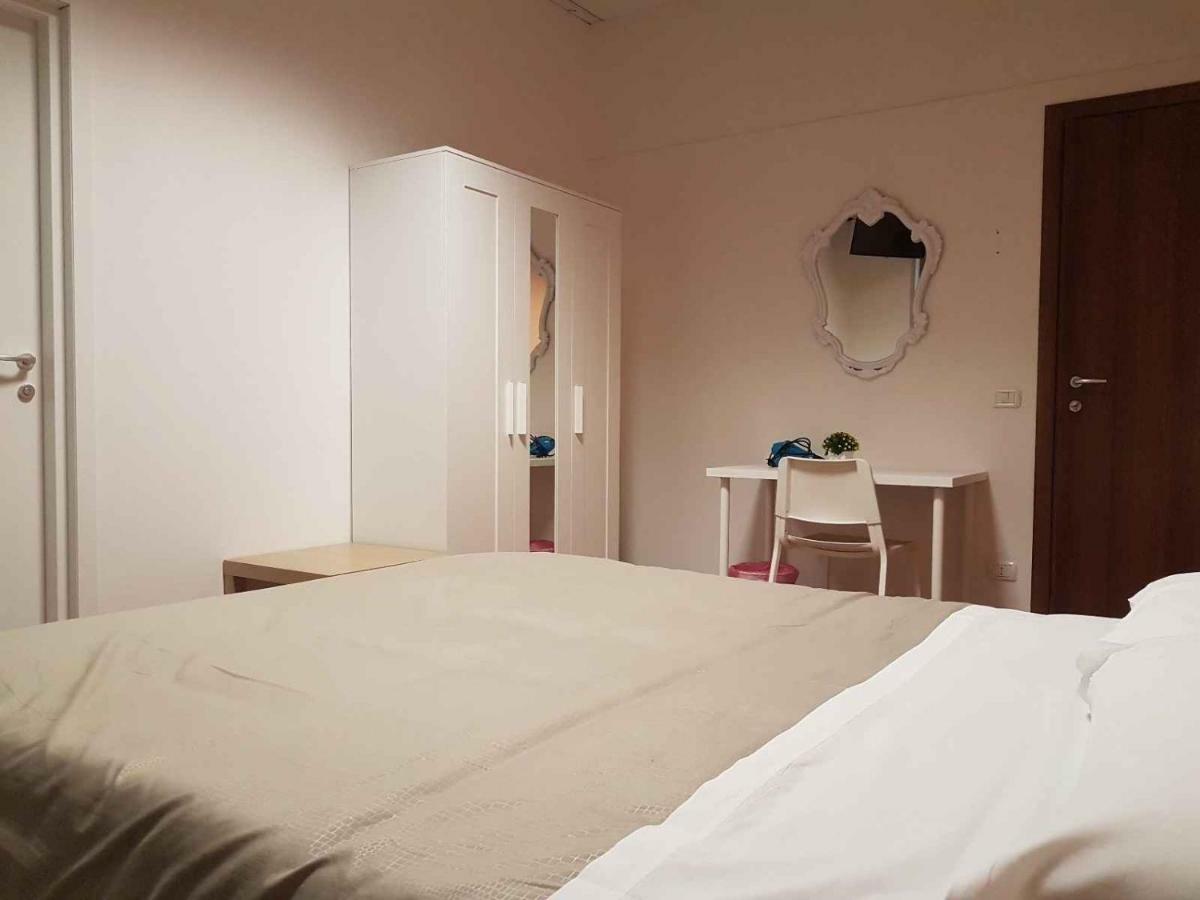Hotel Piramide Reggio Emilia Bagian luar foto