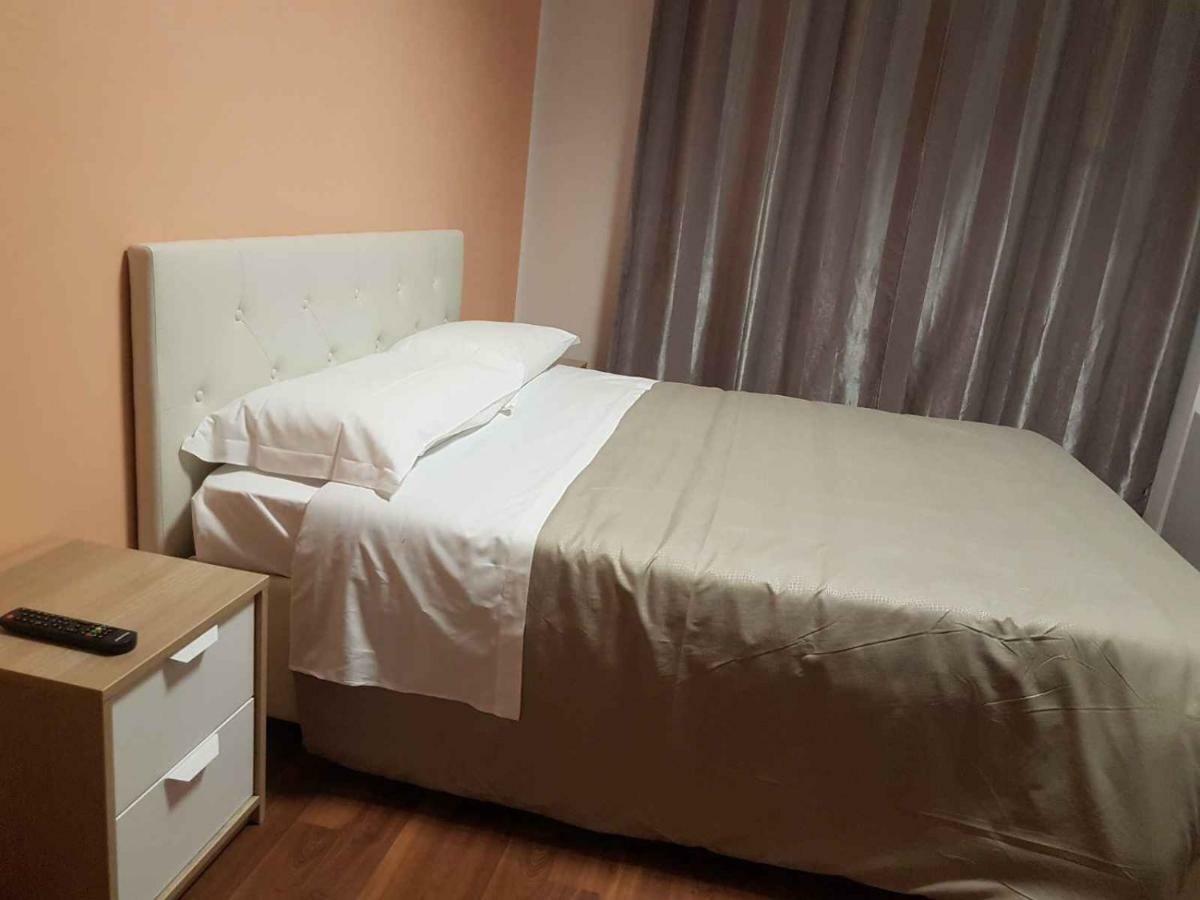 Hotel Piramide Reggio Emilia Bagian luar foto