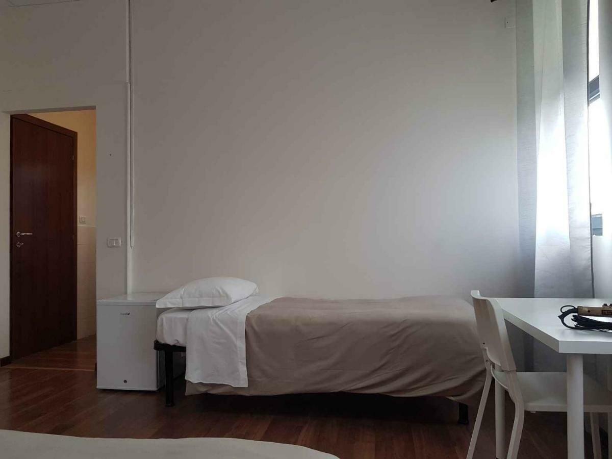 Hotel Piramide Reggio Emilia Bagian luar foto